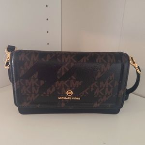 Michael kors phone crossbody